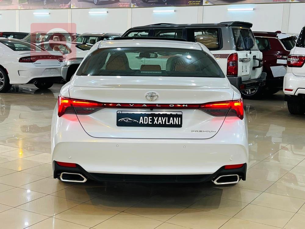 تويوتا أفالون